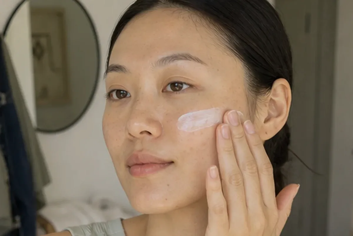 Authentische Beauty-Routine passend zum Thema Gesichtsreinigungsbürste bei kleinem Budget